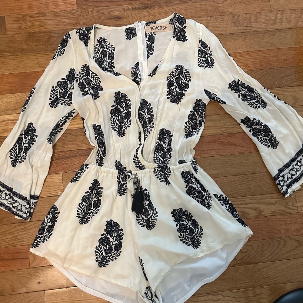 Women’s romper medium